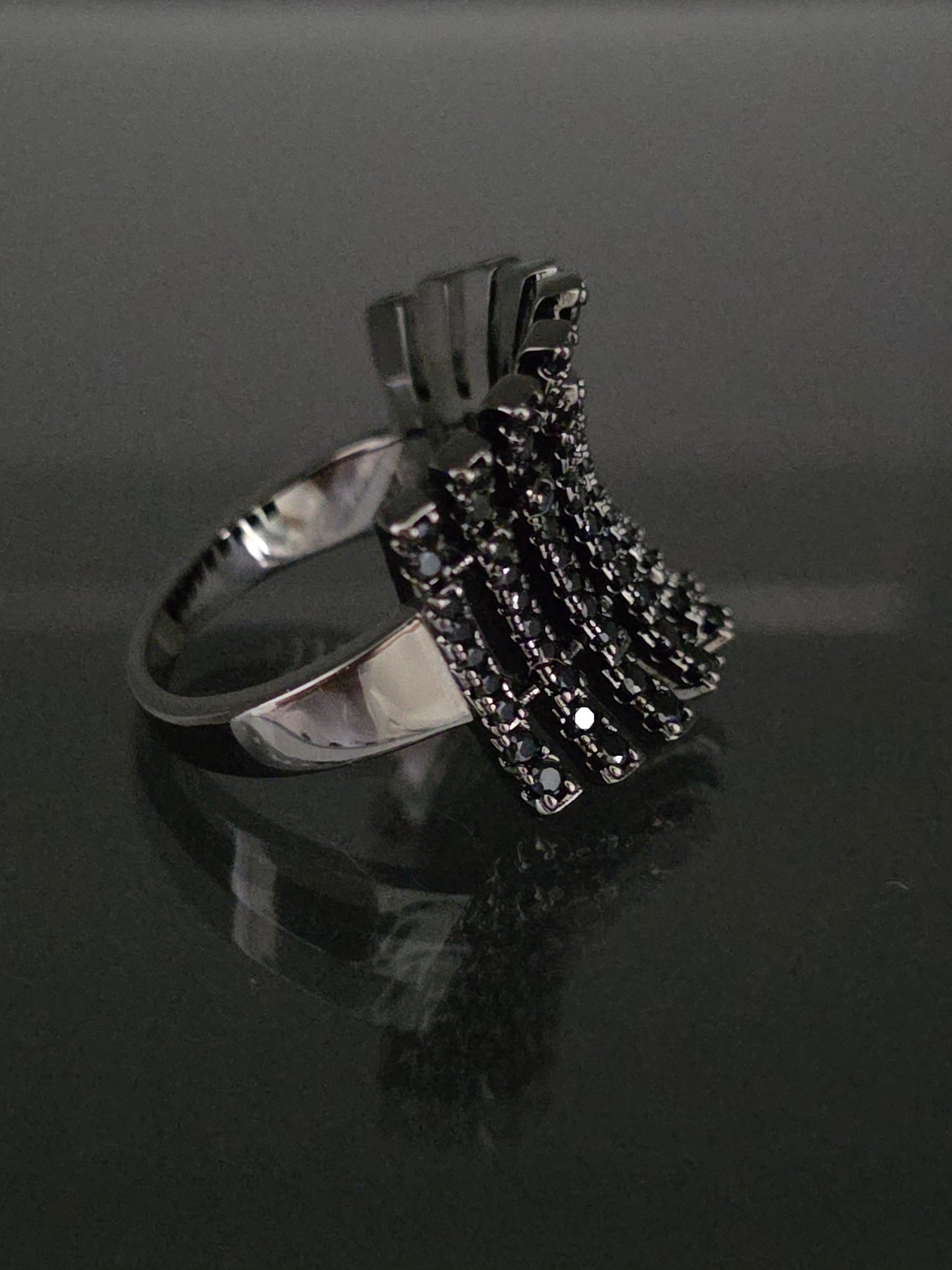 Anillo black Lin