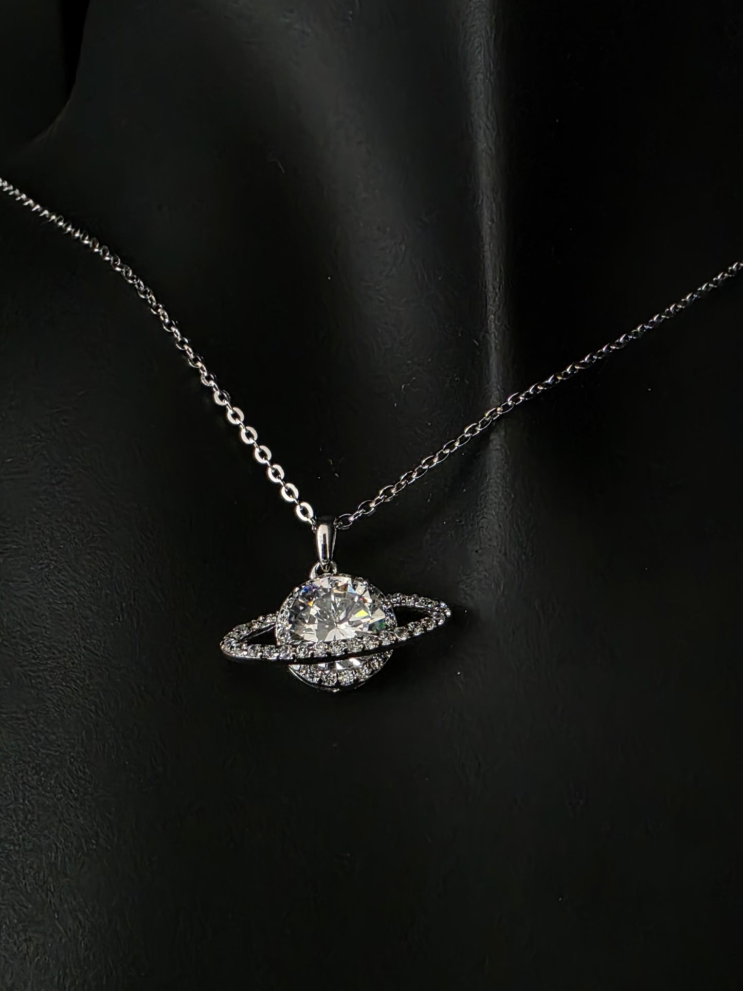 Collar de plata y cristal Swarovski saturno