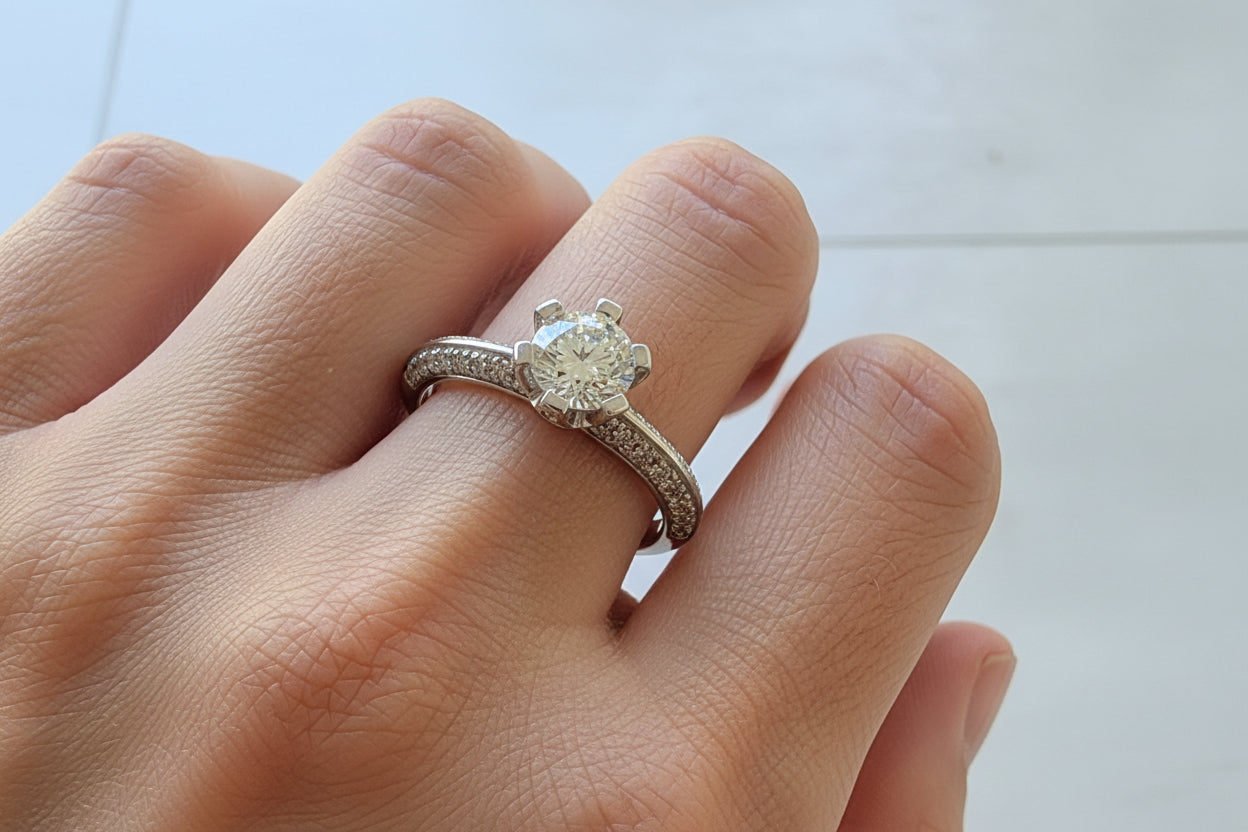 Anillo moissanite lina