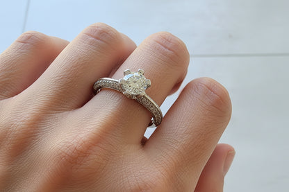 Anillo moissanite lina