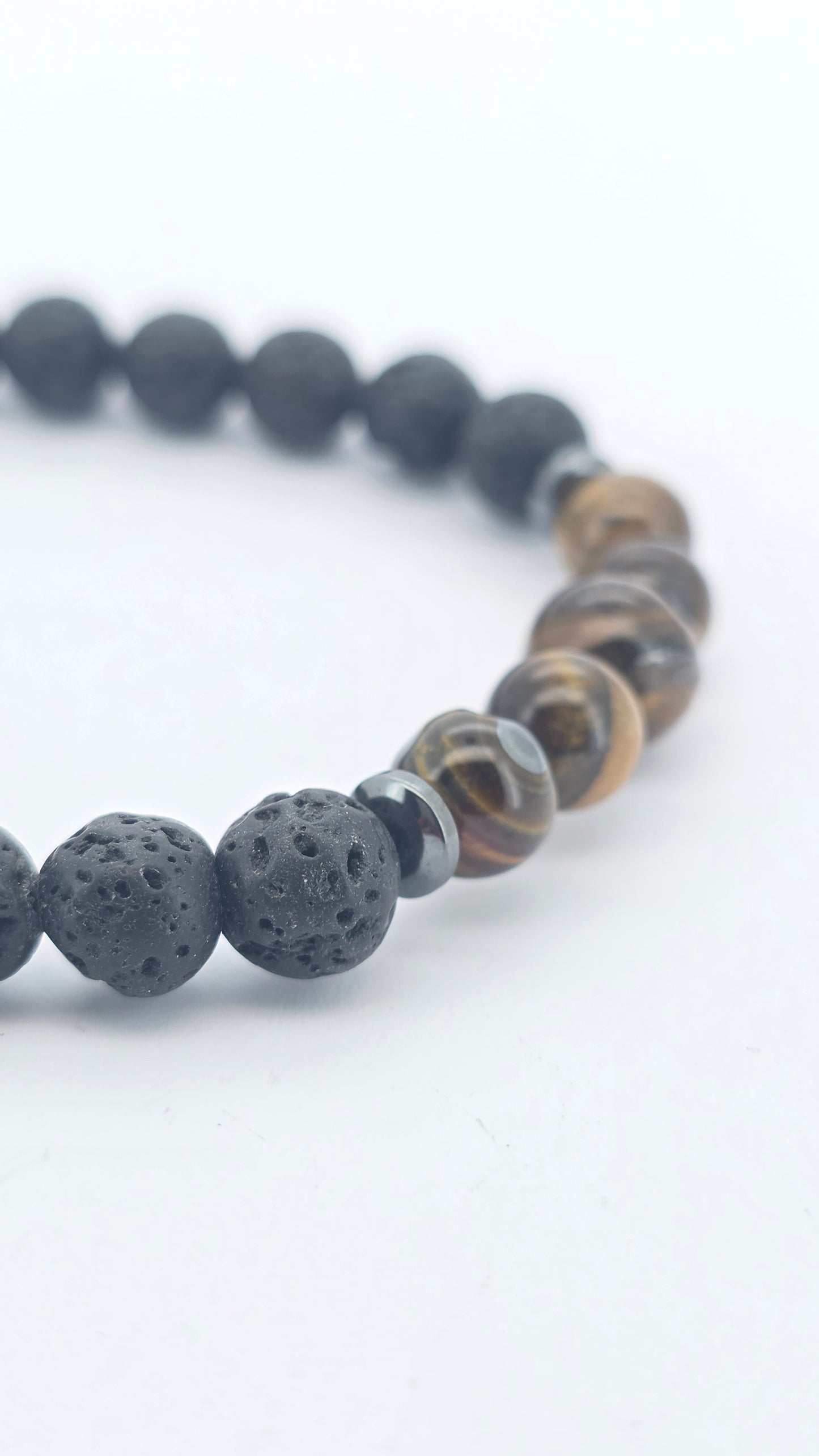 Pulsera piedra volcánica